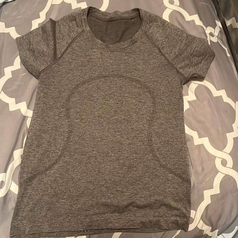 Grey swiftly tech tee. Size 2. race length.